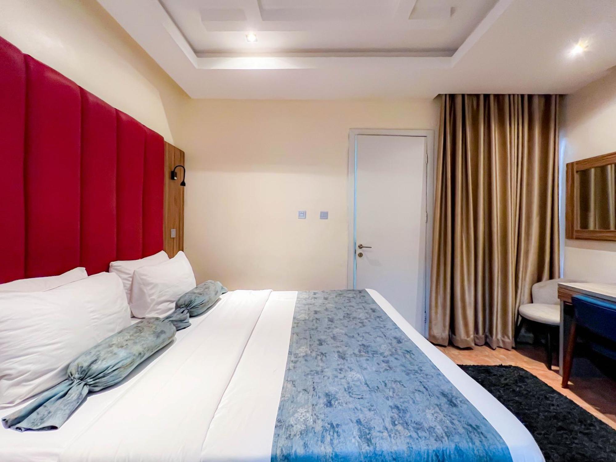 Box Residence Hotel And Apartment Lagos Exterior photo