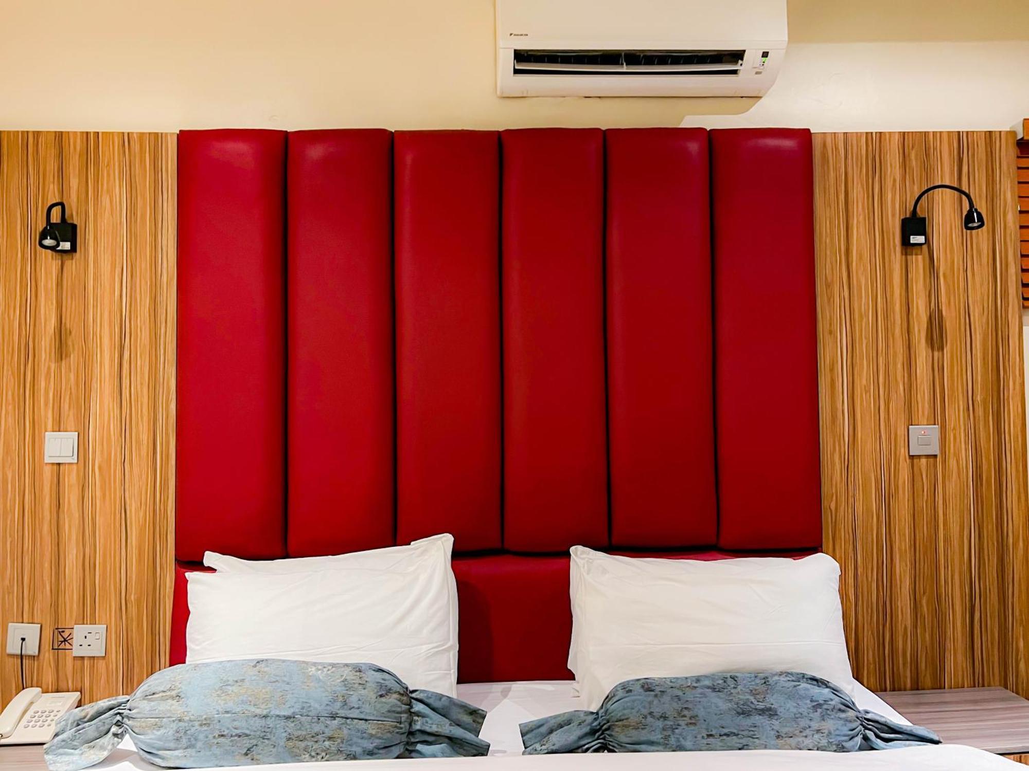 Box Residence Hotel And Apartment Lagos Exterior photo
