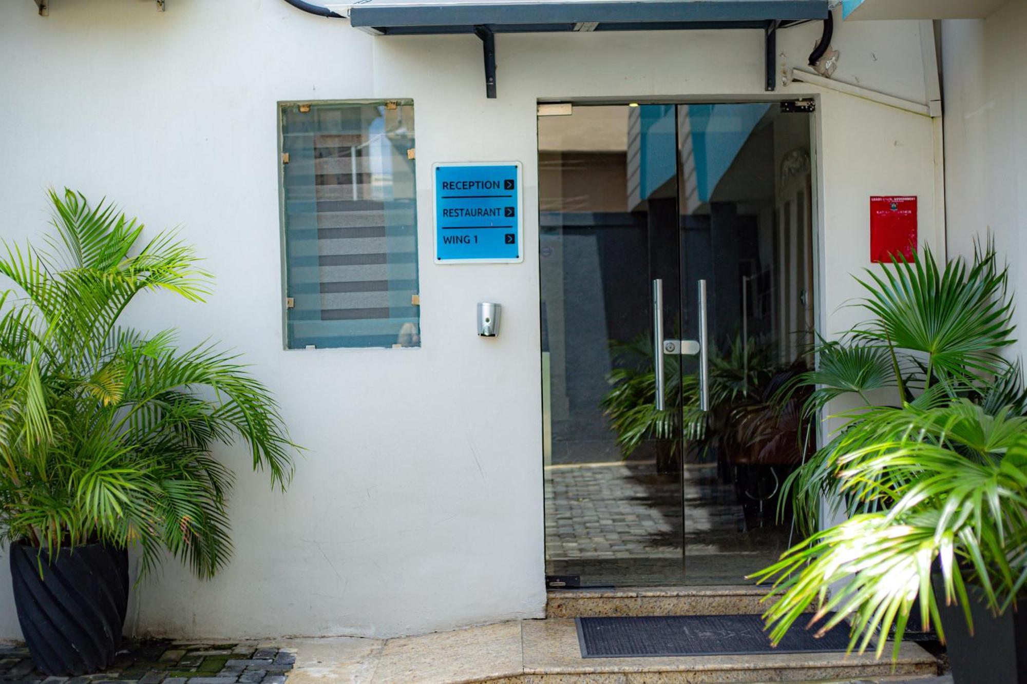 Box Residence Hotel And Apartment Lagos Exterior photo