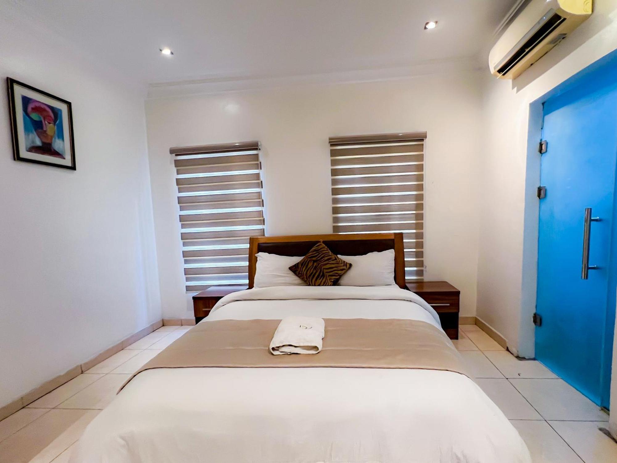 Box Residence Hotel And Apartment Lagos Exterior photo